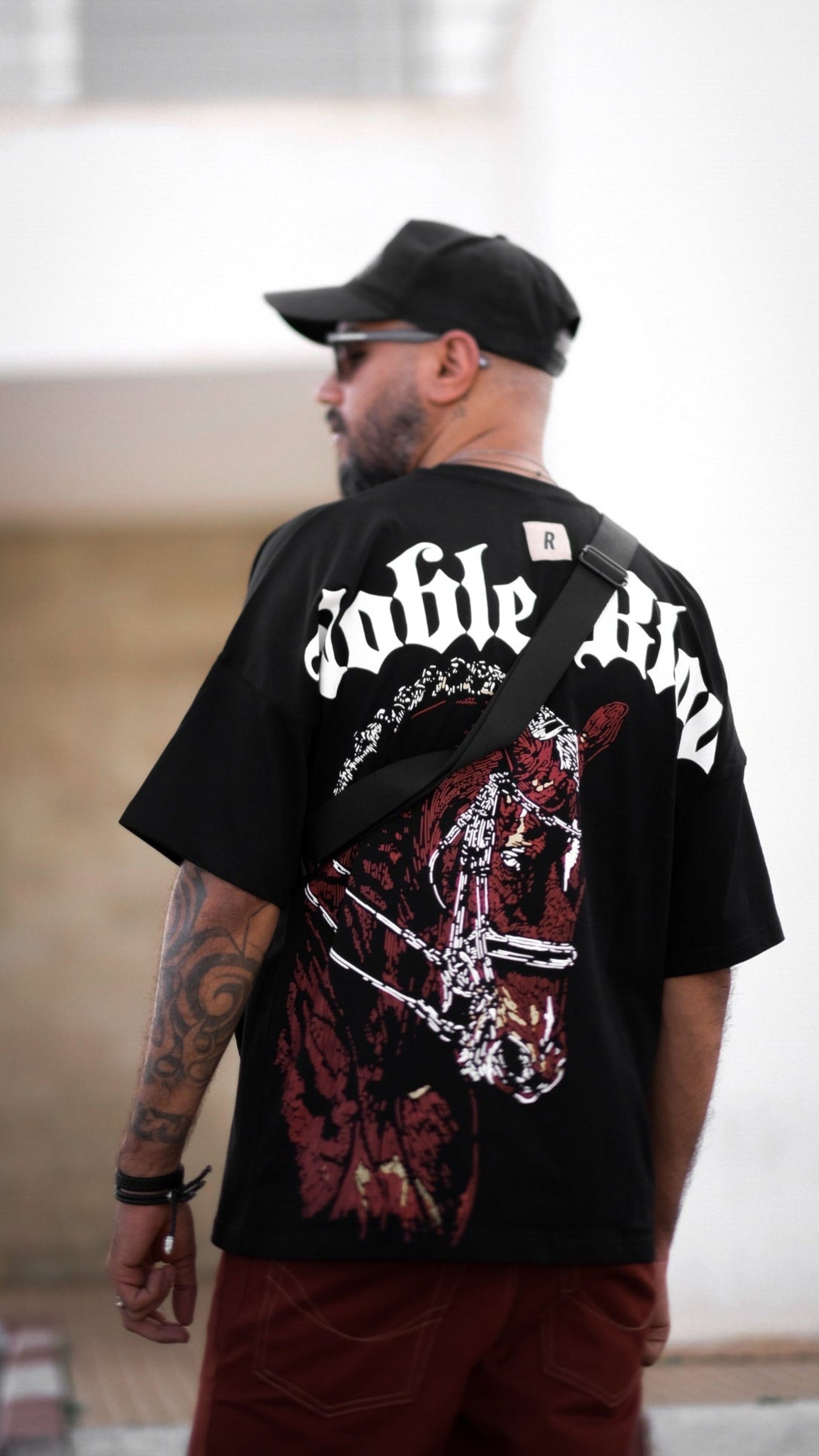 BLACK HORSE T-SHIRT OVERSIZE